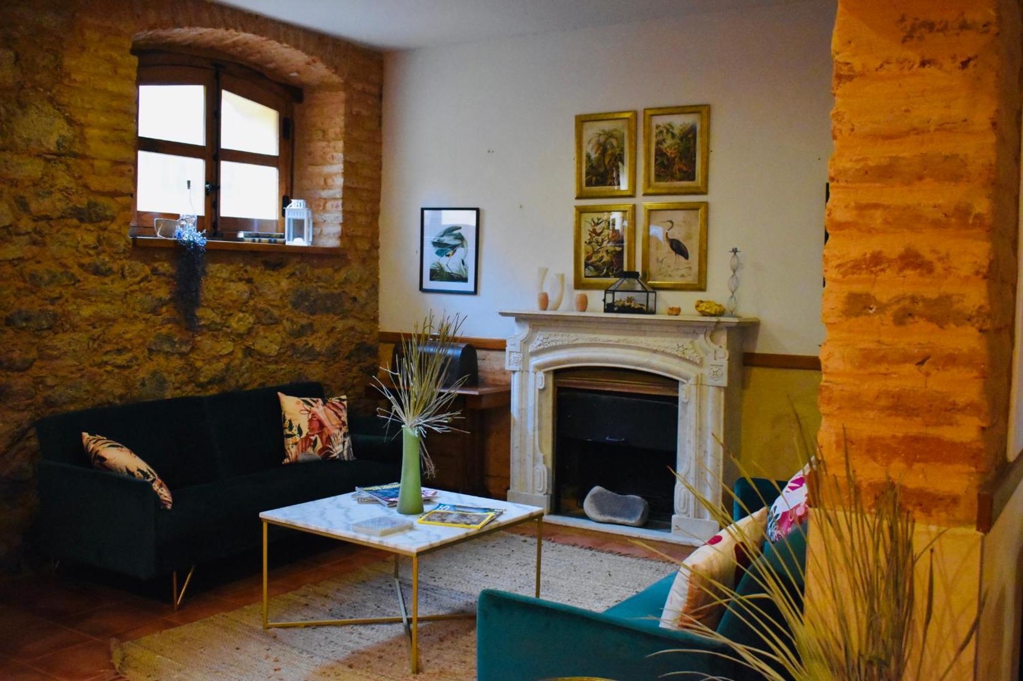 Hostal La Colonial มาดริกาล เด ลา วีรา ภายนอก รูปภาพ